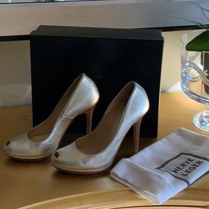 Herve Leger silver pump Sz 37/7